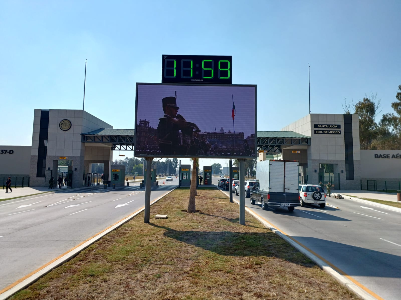 Pantalla LED exterior para despliegue visual corporativo y comercial